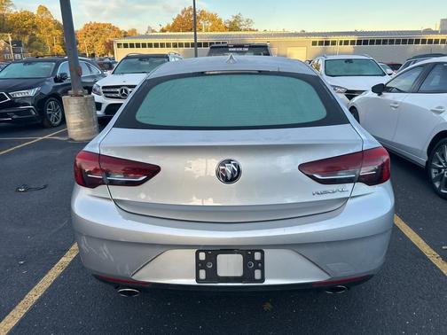 2019 Buick Regal Sportback FWD Essence