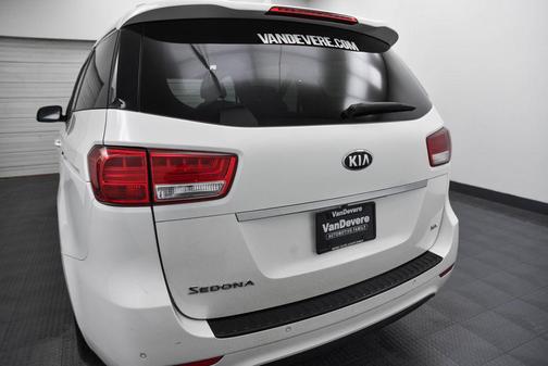 2017 Kia Sedona SX