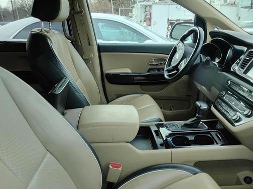 2017 Kia Sedona SX