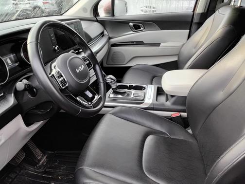 2023 Kia Carnival LX