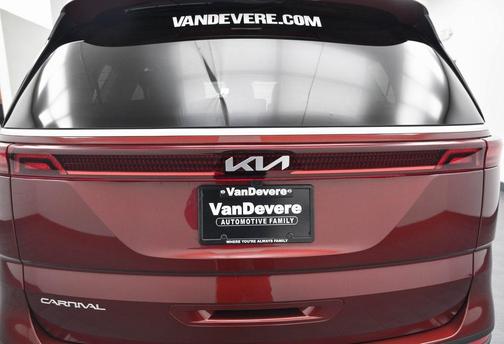 2023 Kia Carnival LX