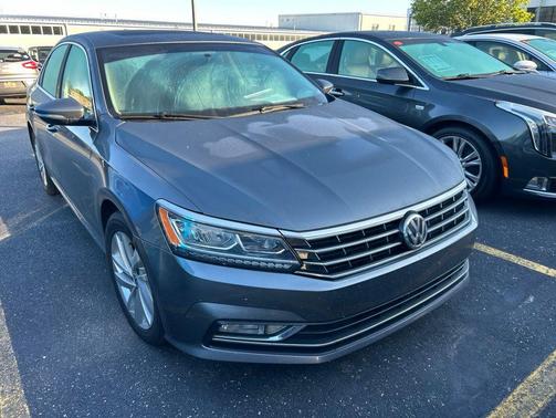 Platinum Gray Metallic 2018 Volkswagen Passat