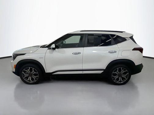 Snow White Pearl 2023 Kia Seltos SX Turbo