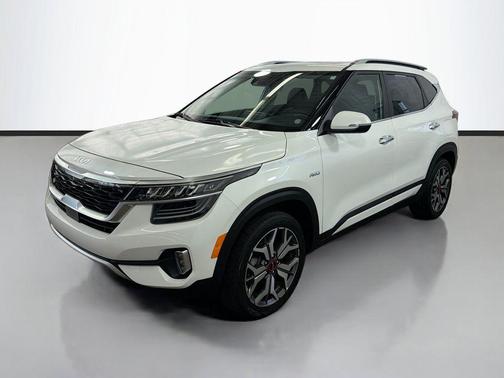 Snow White Pearl 2023 Kia Seltos SX Turbo