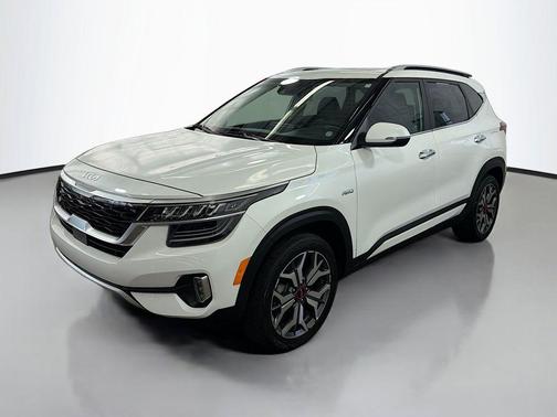 Snow White Pearl 2023 Kia Seltos SX Turbo