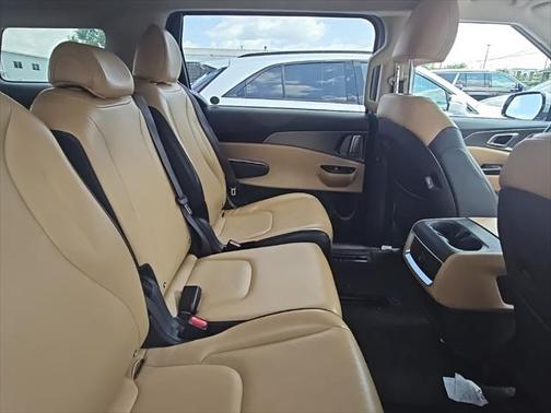 2022 Kia Carnival LXS