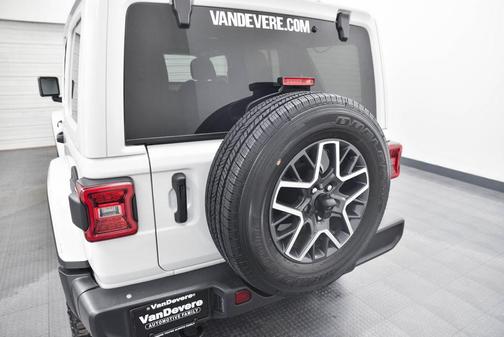 2024 Jeep Wrangler 4-Door Sahara 4x4