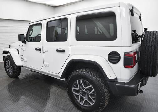 2024 Jeep Wrangler 4-Door Sahara 4x4