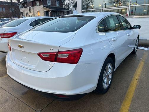 Summit White 2023 Chevrolet Malibu 1LT