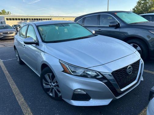 Brilliant Silver Metallic 2020 Nissan Altima S FWD