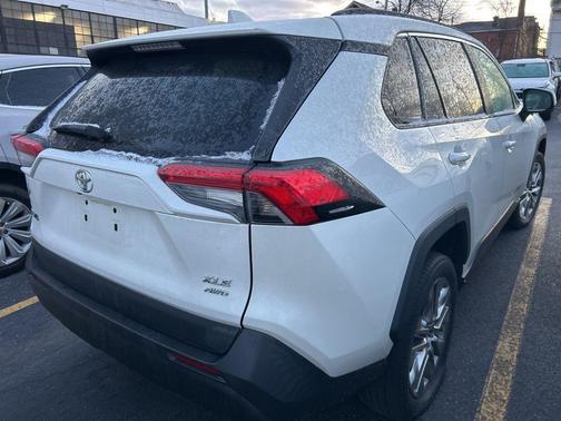 2021 Toyota RAV4 XLE Premium