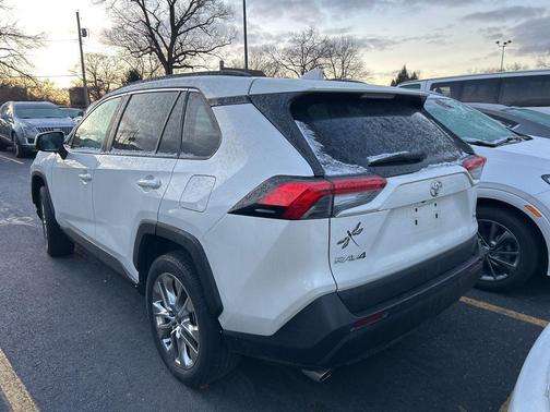 2021 Toyota RAV4 XLE Premium
