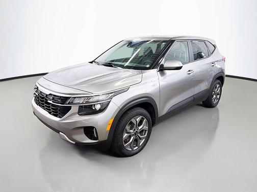 Steel Gray 2024 Kia Seltos LX