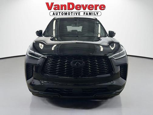 Mineral Black 2025 INFINITI QX60 Luxe