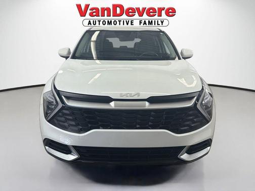 Snow White Pearl 2023 Kia Sportage LX