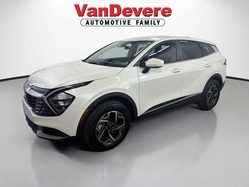 Snow White Pearl 2023 Kia Sportage LX