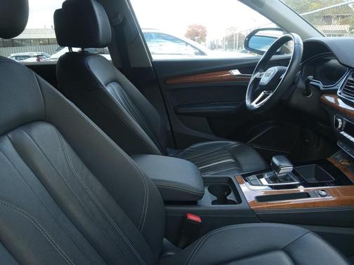 2023 Audi Q5 45 S line Premium Plus