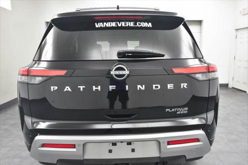 2022 Nissan Pathfinder Platinum 4WD