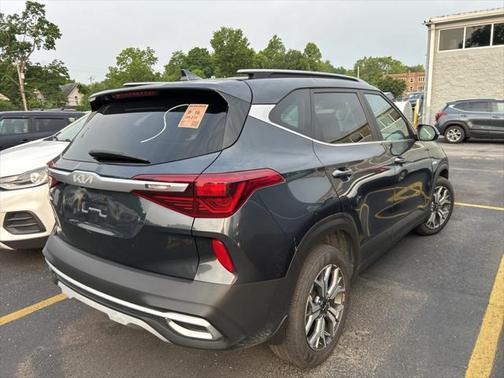 2022 Kia Seltos EX