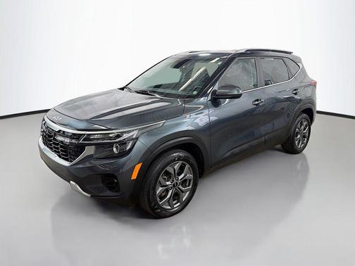 Gravity Gray 2024 Kia Seltos S