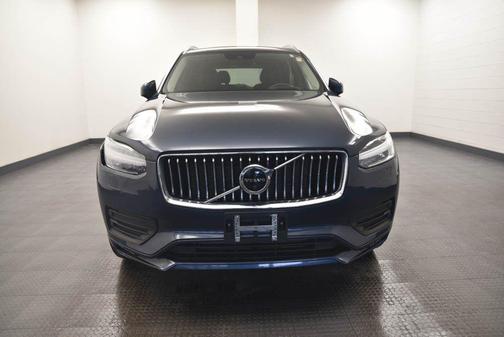 2022 Volvo XC90 T6 Momentum