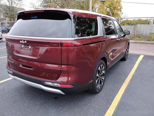 2022 Kia Carnival EX