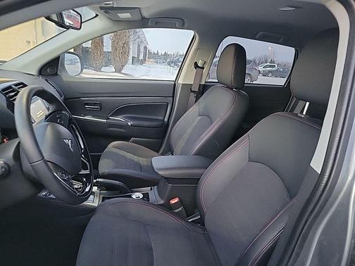 2025 Mitsubishi Outlander Sport SE