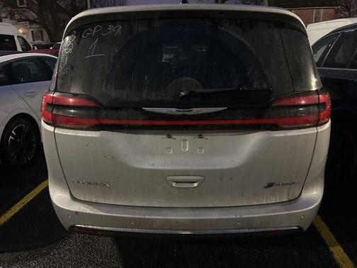 2024 Chrysler Pacifica Hybrid Select