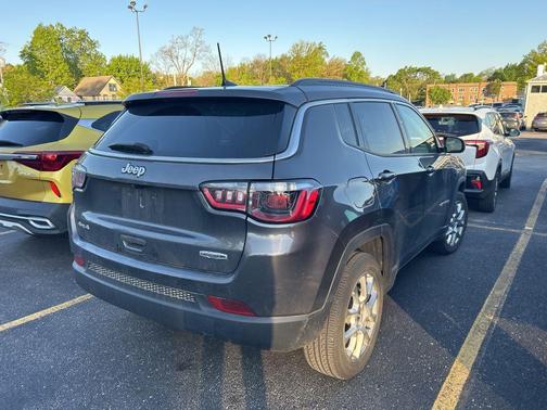 Granite Crystal Metallic Clearcoat 2022 Jeep Compass Latitude Lux
