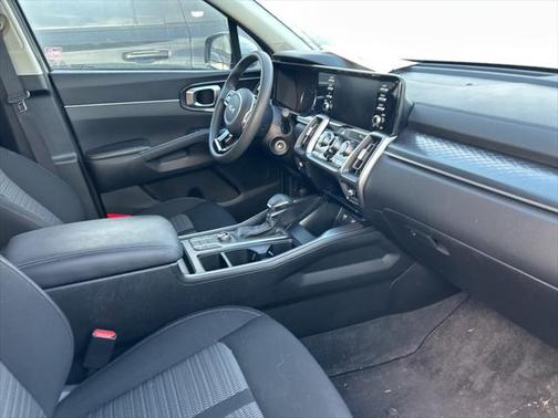 2022 Kia Sorento LX