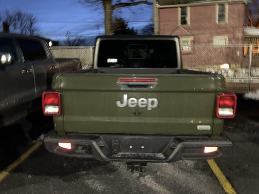 2021 Jeep Gladiator Overland