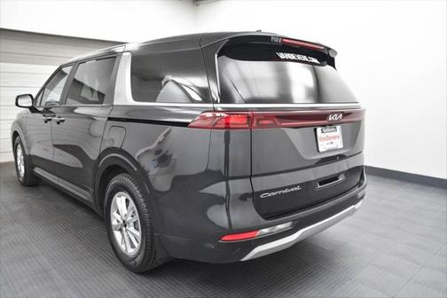 2022 Kia Carnival LX