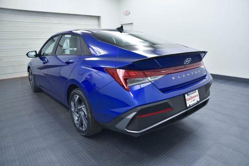 2025 Hyundai ELANTRA HEV SEL Sport