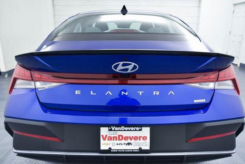 2025 Hyundai ELANTRA HEV SEL Sport