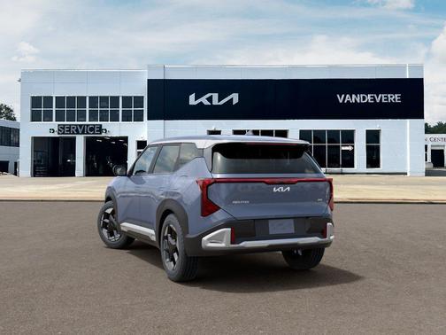 Pale Gray 2027 Kia Seltos S