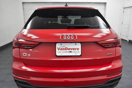 2024 Audi Q3 Premium 45 TFSI S line quattro Tiptronic