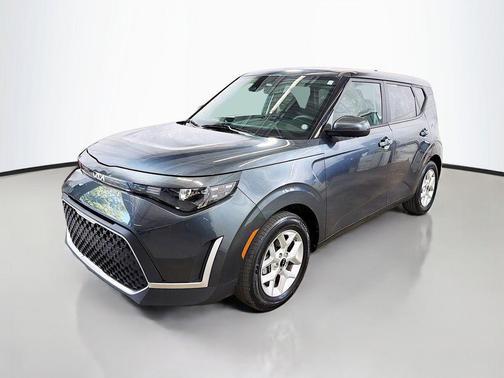 Gravity Gray 2023 Kia Soul LX