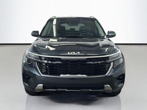Gravity Gray 2024 Kia Seltos S