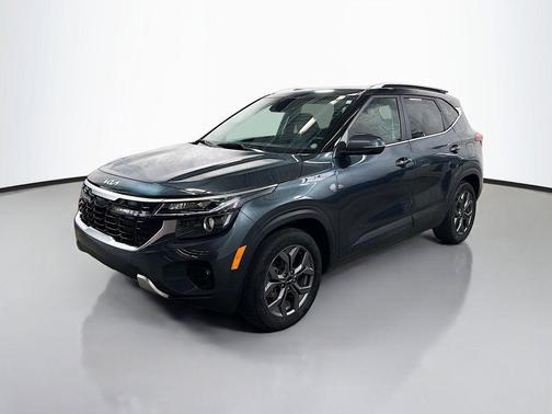Gravity Gray 2024 Kia Seltos S