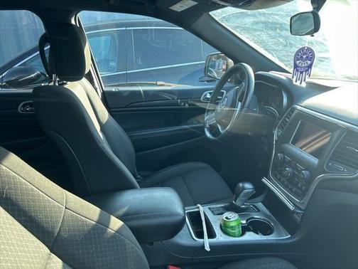 2020 Jeep Grand Cherokee Laredo
