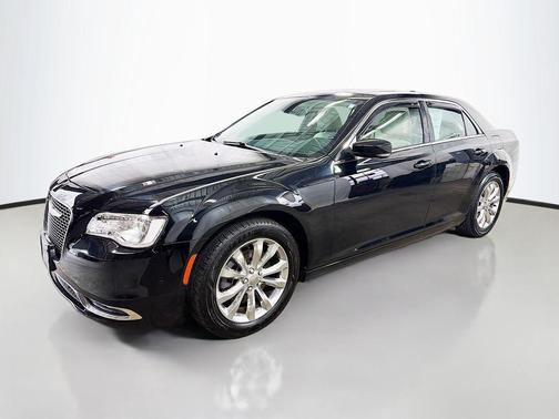 2016 Chrysler 300 S