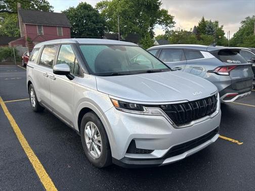 2023 Kia Carnival LX