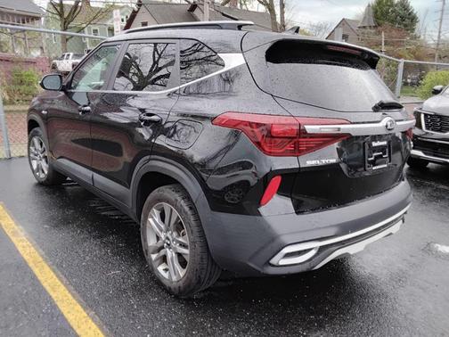 Cherry Black 2021 Kia Seltos S