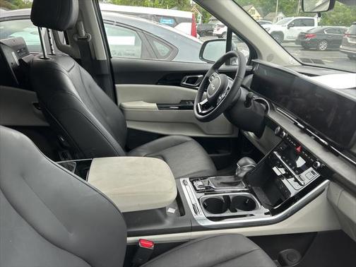 2024 Kia Carnival SX