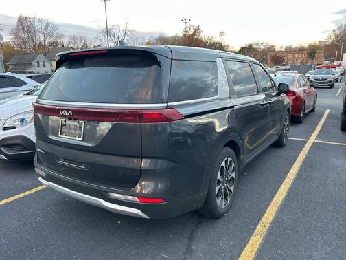 2023 Kia Carnival EX