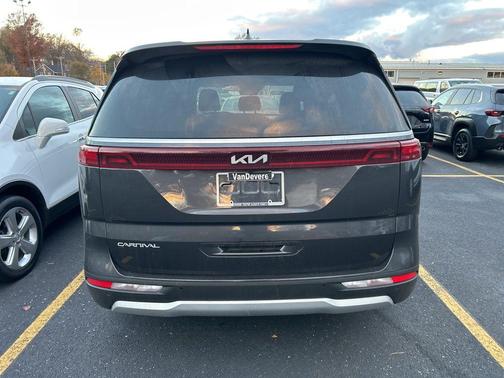 2023 Kia Carnival EX