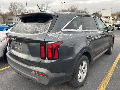 2023 Kia Sorento LX