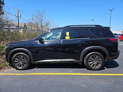2022 Nissan Pathfinder SV 4WD