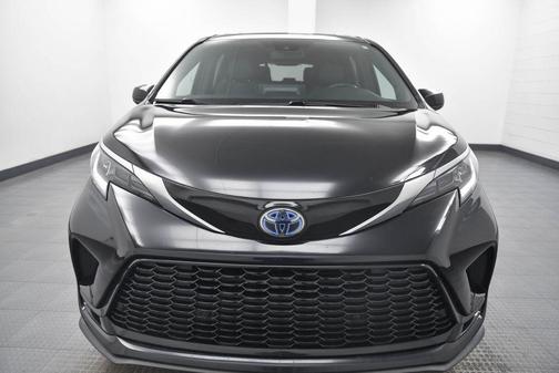 2021 Toyota Sienna XSE 7 Passenger