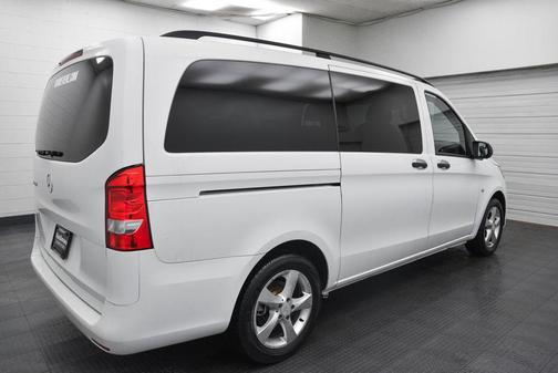 2016 Mercedes-Benz Metris Base